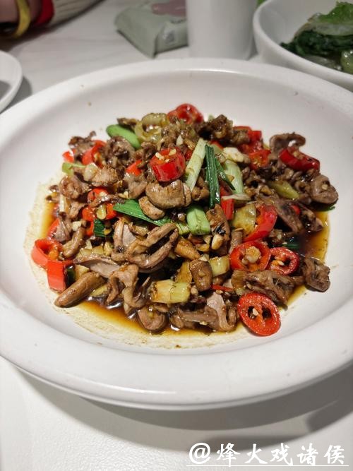 【城事】“帮我留块红烧肉  新年要甜甜蜜蜜”，彭一居民新房里的首个团圆年